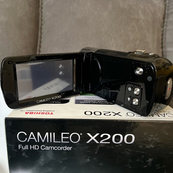 Toshiba Camcorder Camileo X200 Full HD Camera Video Recorder Tested!! - Picture 12 of 16